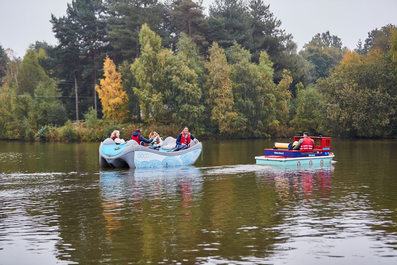 Boat hire on the lake